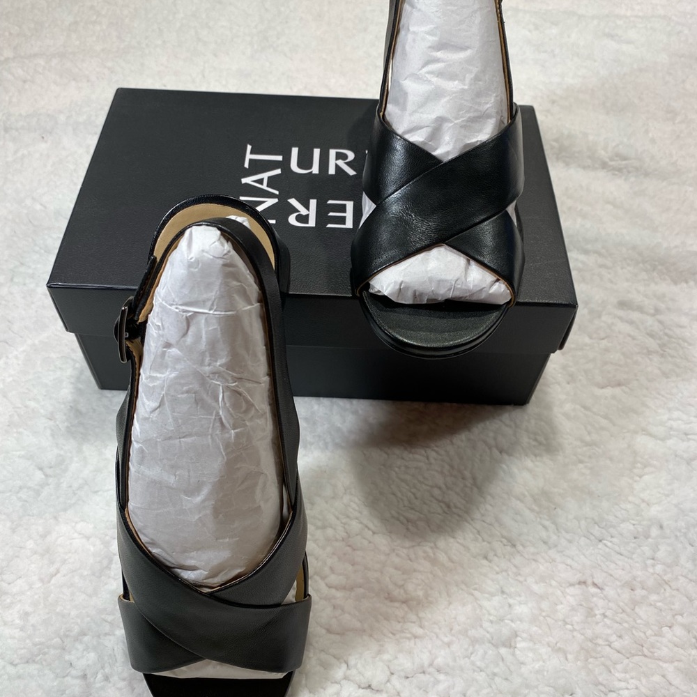 Woman’s Naturalizer Dress Shoes, Black, Size 8 Narrow - Picture 2 of 9